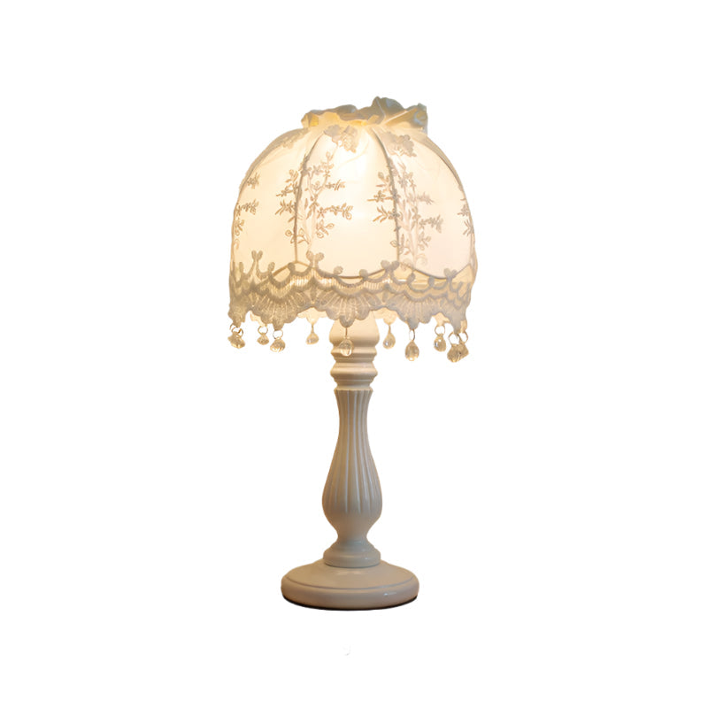 LaceDream – Vintage Table Lamp with Dome Shade and Delicate Lace Details