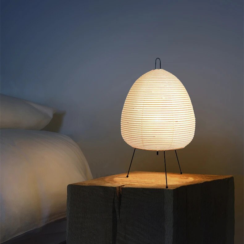 LundGlow – Elegant Round Floor Lamp with Minimalist Raised Base