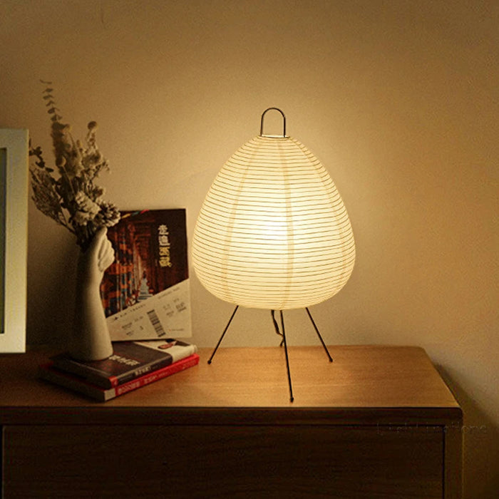 LundGlow – Elegant Round Floor Lamp with Minimalist Raised Base