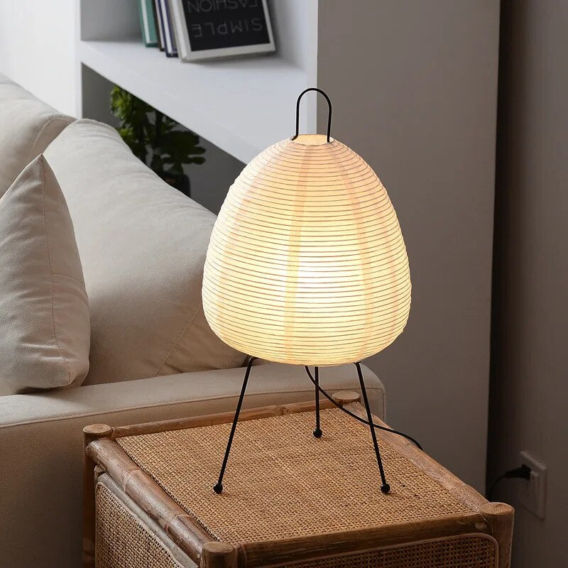 LundGlow – Elegant Round Floor Lamp with Minimalist Raised Base
