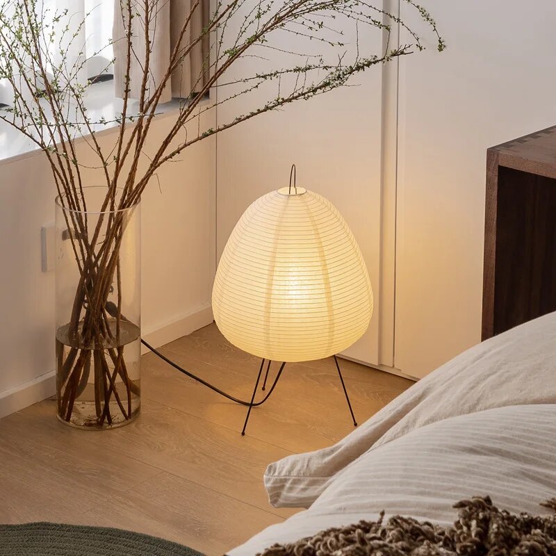 LundGlow – Elegant Round Floor Lamp with Minimalist Raised Base