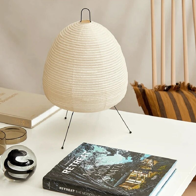 LundGlow – Elegant Round Floor Lamp with Minimalist Raised Base