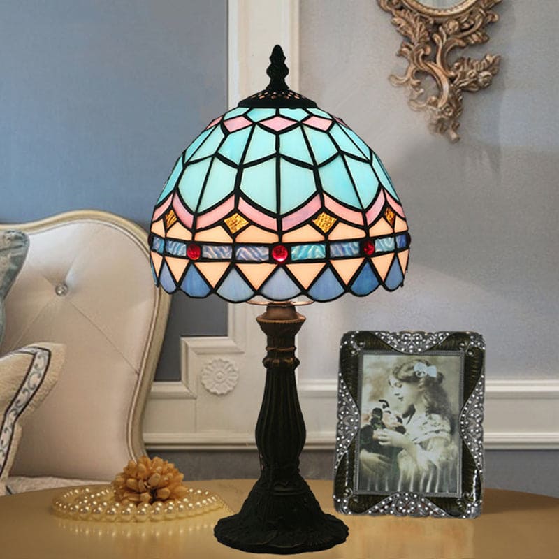 ArtisanGlow – Elegant Tiffany Lamp with Coloured Glass and Classic Brass Base