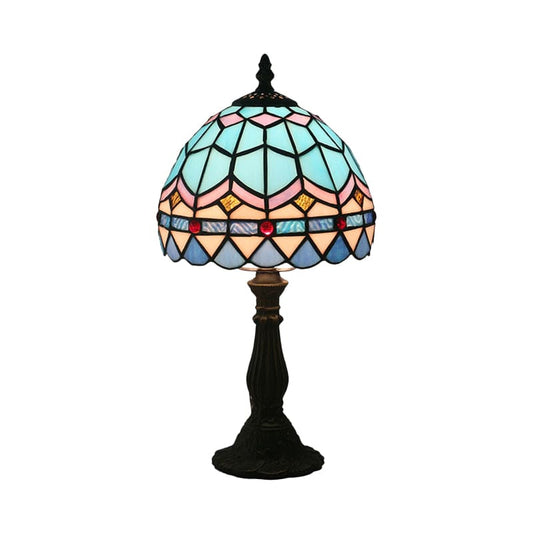 ArtisanGlow – Elegant Tiffany Lamp with Coloured Glass and Classic Brass Base