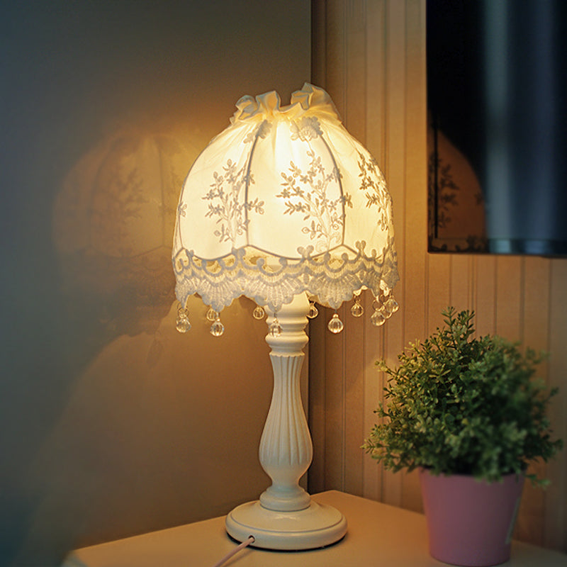 LaceDream – Vintage Table Lamp with Dome Shade and Delicate Lace Details