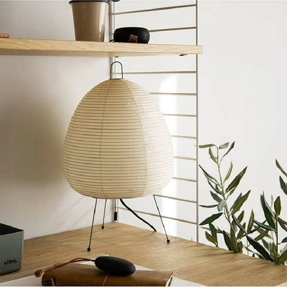 LundGlow – Elegant Round Floor Lamp with Minimalist Raised Base