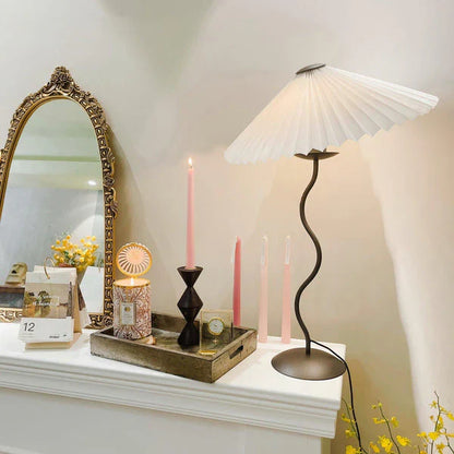 Artistic Squiggle Table Lamp